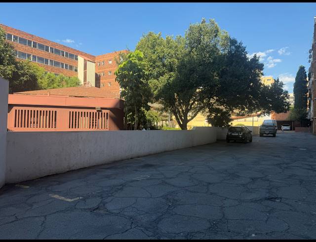 3 BEDROOM APARTMENT FOR SALE IN SUNNYSIDE